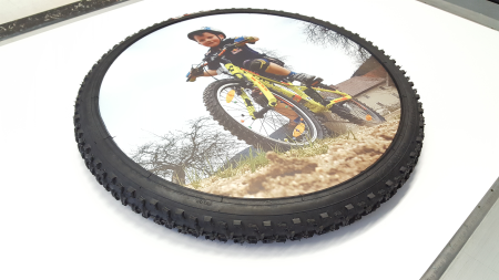 Photo-Wheel Komplett Komplettes Photo-Wheel mit Druck in einem neuen Fahrradmantel.
