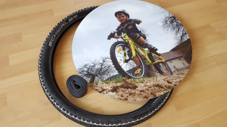 Photo-Wheel mit gebrauchtem Fahrradmantel Photo-Wheel Set für Ihren abgefahrenen Fahrradmantel. Komplett inklusive Druck und Fahrradschlauch.
